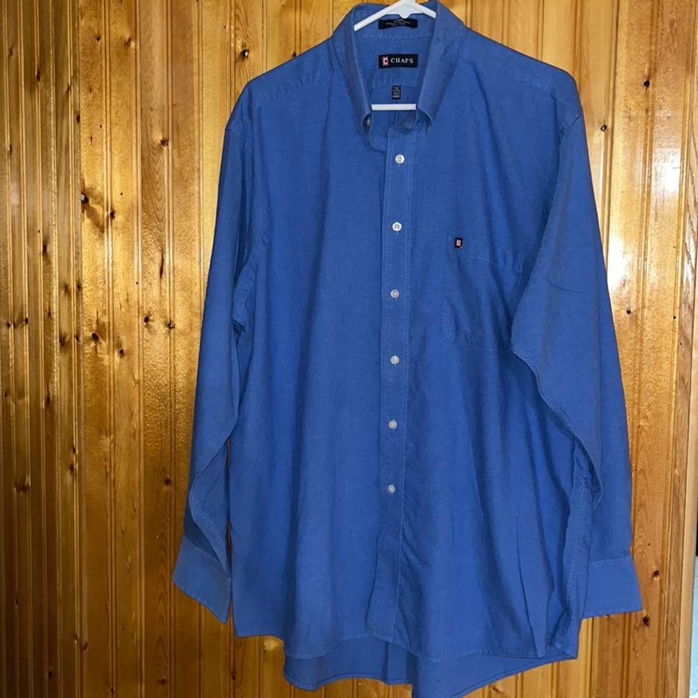 CHAPS Oxford button down shirt size extra large 17– 17 1/2 34/35